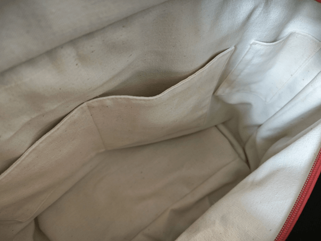 Sac en coton noir et broderie personnalisée rouge