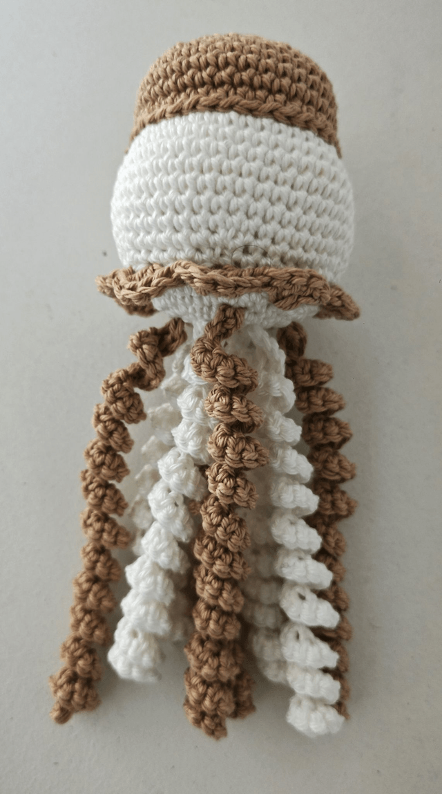 Pieuvre blanche et beige