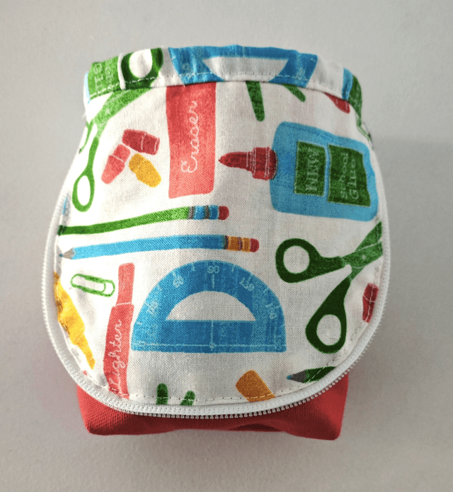 Trousse verticale rouge motifs école