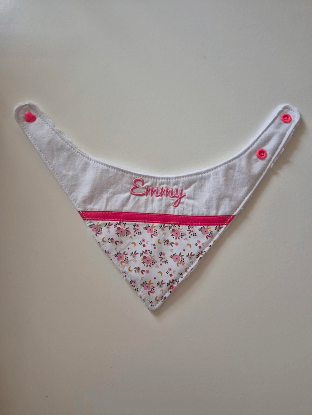 Bavoir bandana réglable et personnalisé