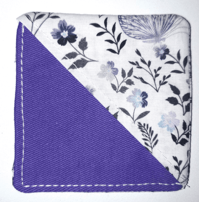 Marque pages violet motifs fleurs 