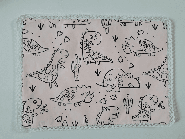 Set de table Dinosaures à colorier à l&#039;infini... ou presque Rose pâle et dentelle